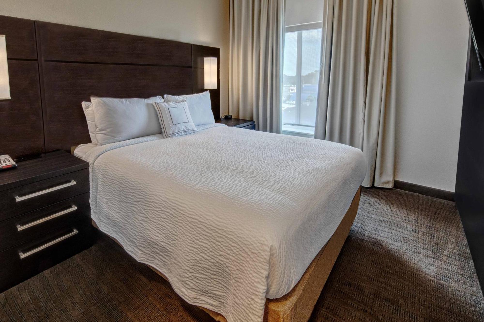 Residence Inn By Marriott Tulsa Midtown Exteriör bild