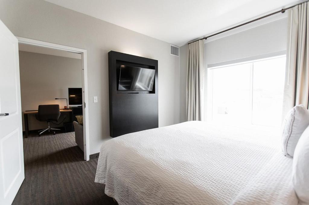 Residence Inn By Marriott Tulsa Midtown Exteriör bild