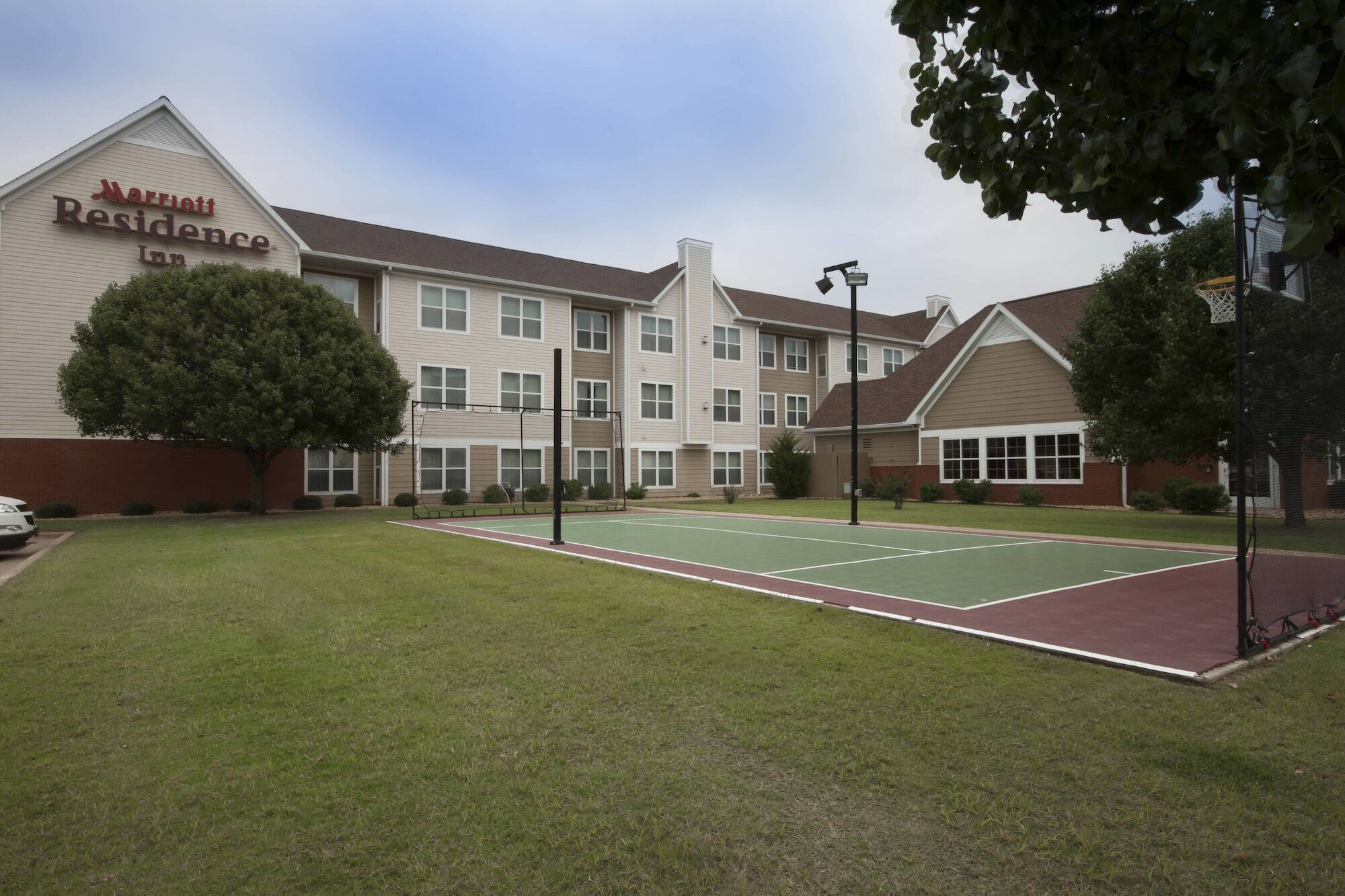 Residence Inn By Marriott Tulsa Midtown Exteriör bild